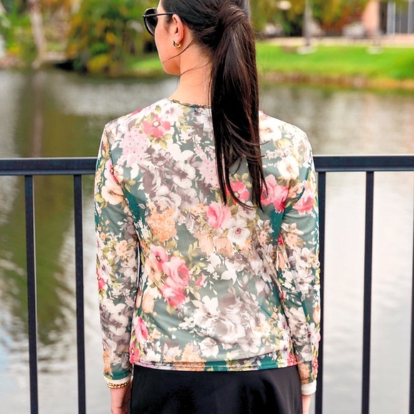 DEVORAH'S SECRET Modest Top Sheerly Green Garden - Picture 4 of 4